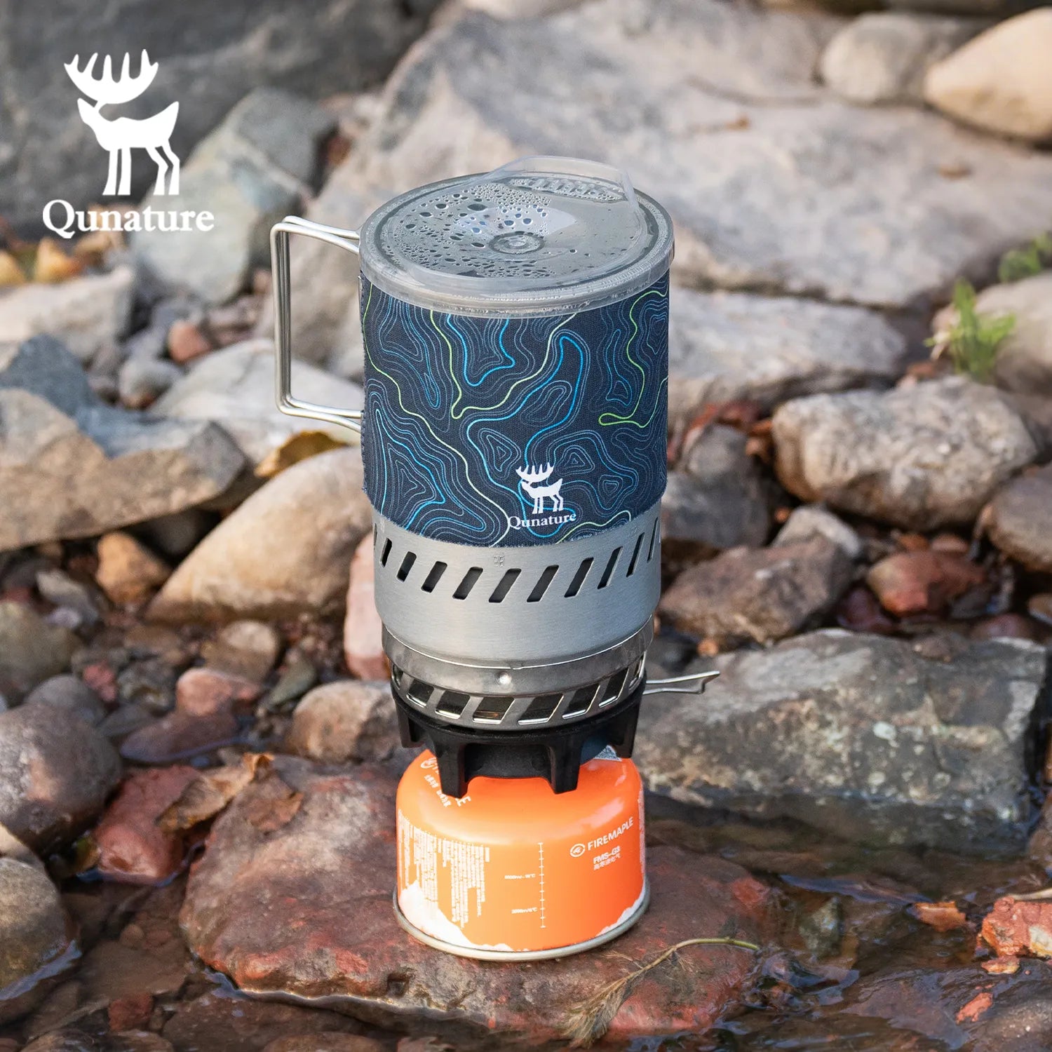 Integrated Heat Collection Camping Stove System for Outdoors